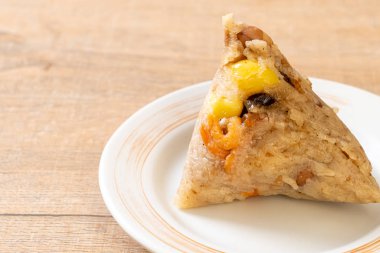  yapışkan pirinç hamur tatlısı