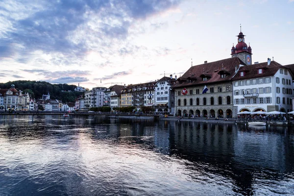 Luzern, Suíça - 28 de agosto de 2018: Vista da cidade de Luzern, Riv — Fotografia de Stock
