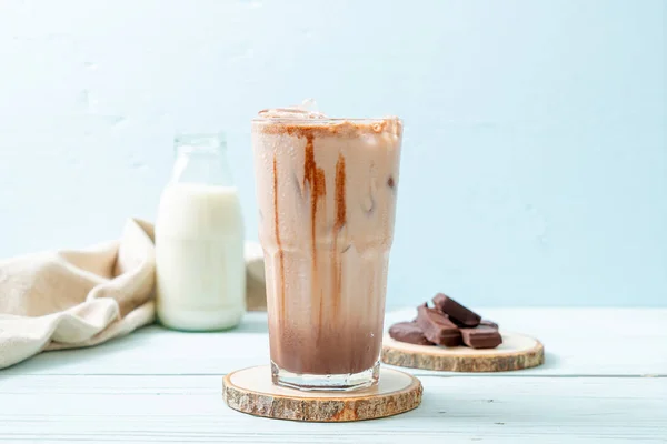 Boisson milk-shake au chocolat glacé — Photo