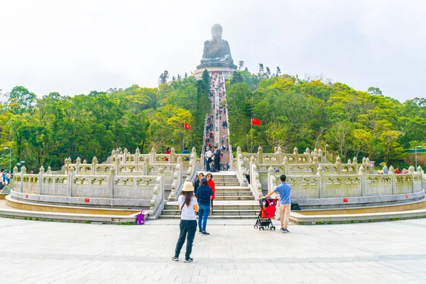 HONG KONG - 21 de FEB de 2019: Tian Tan Buddha alias el Gran Buda es —  Fotos de Stock