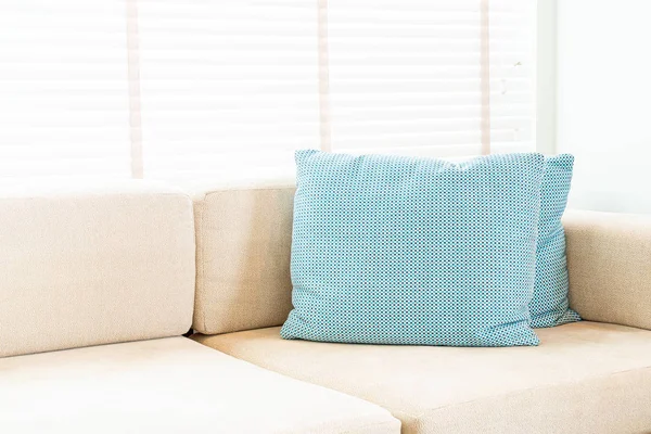 plaj ve deniz ile tropikal Maldivler tatil otel ve ada