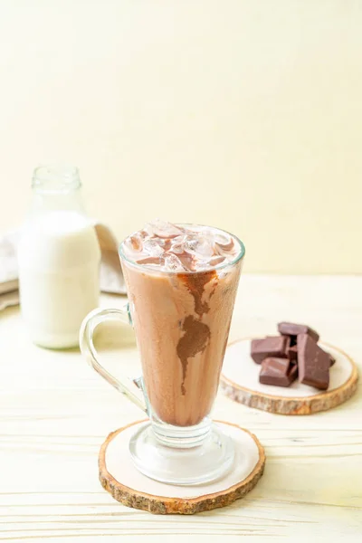 Bebida de batido de chocolate helado — Foto de Stock