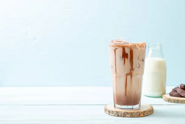 Bebida de batido de chocolate helado — Foto de Stock