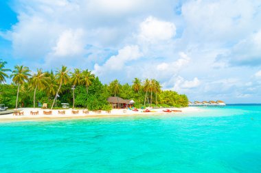 Plaj ile güzel tropikal Maldivler tatil oteli ve ada