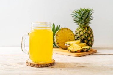 taze ananas suyu
