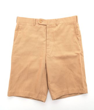 Beyaz arka planda kısa pantolon