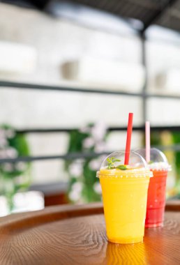 Mango smoothies cam Cafe 