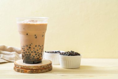 Kabarcıklar ile Tayvan süt çayı