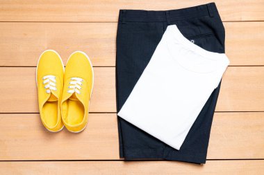 Güzel rahat erkek giyim ve moda seti 