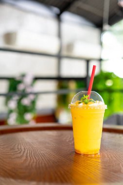 Mango smoothies cam Cafe 