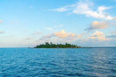 Okyanus ile Maldivler Adası