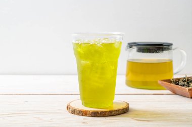 buzlu Japon yeşil çay