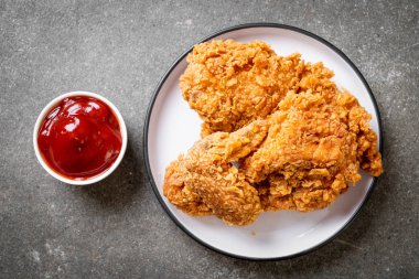 kızarmış tavuk yemek