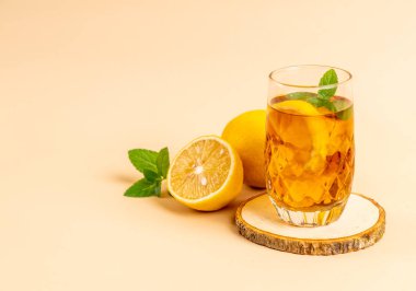 Buz limon çay bardak