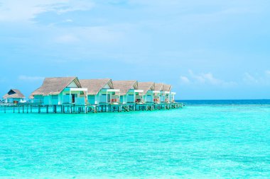 Plaj ile güzel tropikal Maldivler tatil oteli ve ada