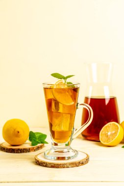 Buz limon çay bardak