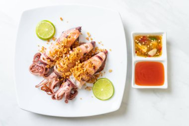 sarımsaklı kızarmış kalamar