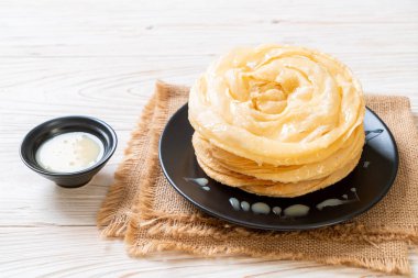 Kızarmış gevrek roti hamur