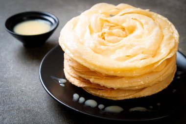 Kızarmış gevrek roti hamur