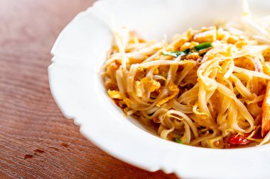 Tay tarzı noodle, pad Tay