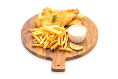 Kızartmalı balık ve patates kızartması.