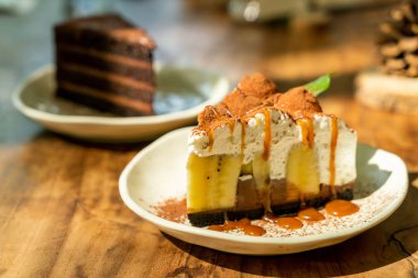 Karamel ile Banoffee Kek