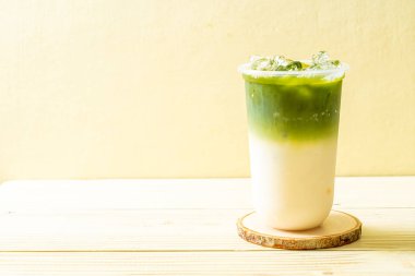 buzlu Matcha latte yeşil çay