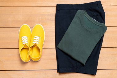 Güzel rahat erkek giyim ve moda seti 