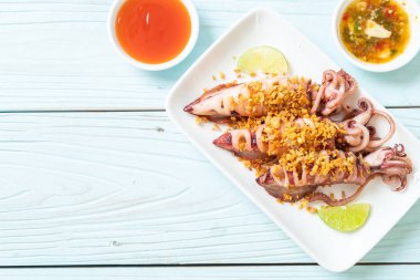 sarımsaklı kızarmış kalamar