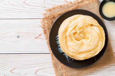 Kızarmış gevrek roti hamur