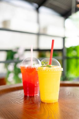 Mango smoothies cam Cafe 