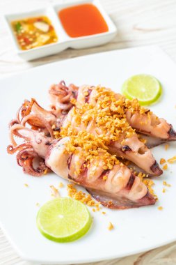 sarımsaklı kızarmış kalamar