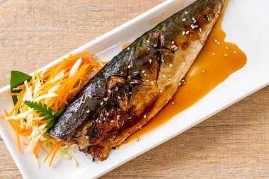 Teriyaki soslu ızgara Saba balık biftek