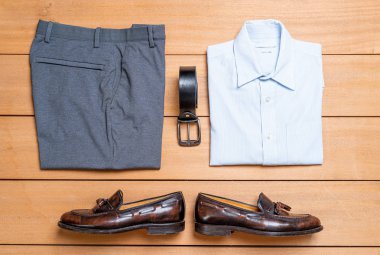 Güzel rahat erkek giyim ve moda seti 