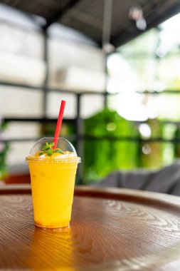 Mango smoothies cam Cafe 