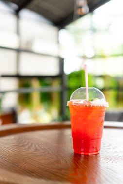 bal ve limon ile buzlu çay