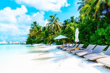 tropikal Maldivler Resort otel Adası ve deniz ile plaj sandalyesi 