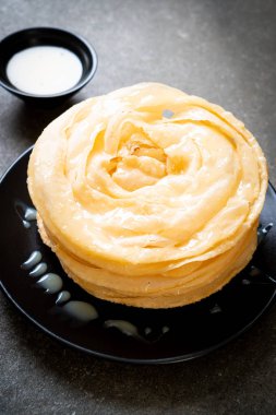 Kızarmış gevrek roti hamur