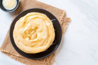 Kızarmış gevrek roti hamur