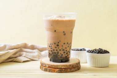 Kabarcıklar ile Tayvan süt çayı