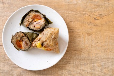  yapışkan pirinç hamur tatlısı