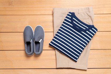 Güzel rahat erkek giyim ve moda seti 