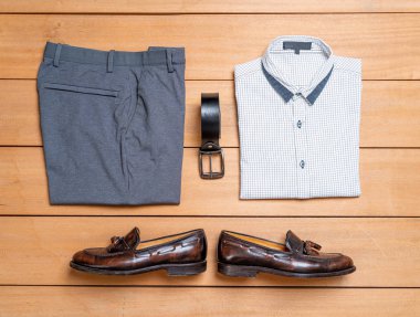 Güzel rahat erkek giyim ve moda seti 