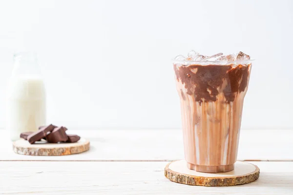 Bebida de batido de chocolate helado — Foto de Stock