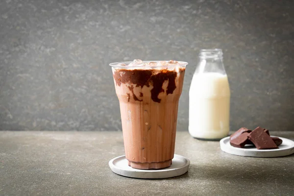 Bebida de batido de chocolate helado — Foto de Stock