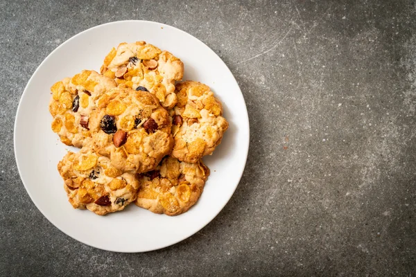 Cookies with cornflake raisin and almonds — Stock Photo, Image