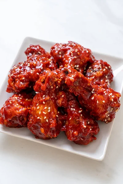 Baharatlı soslu kızarmış tavuk 