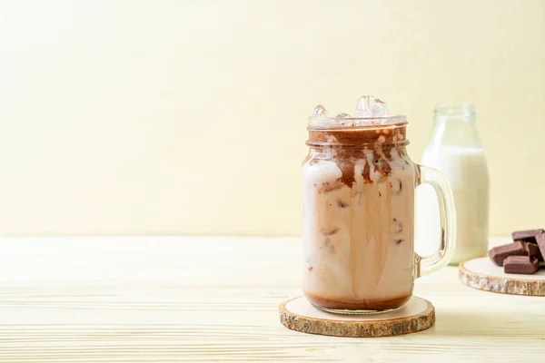 Bebida de batido de chocolate helado — Foto de Stock