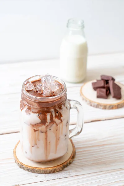 Boisson milk-shake au chocolat glacé — Photo