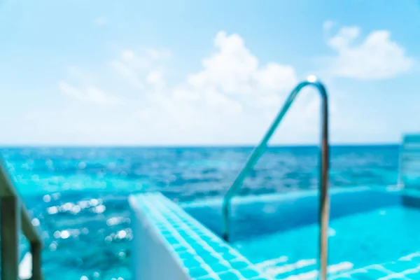 Maldivler içinde soyut Blur yüzme havuzu ve deniz arka plan — Stok fotoğraf